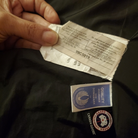 Women's Canada Goose Parka coat - Picture 6 of 13